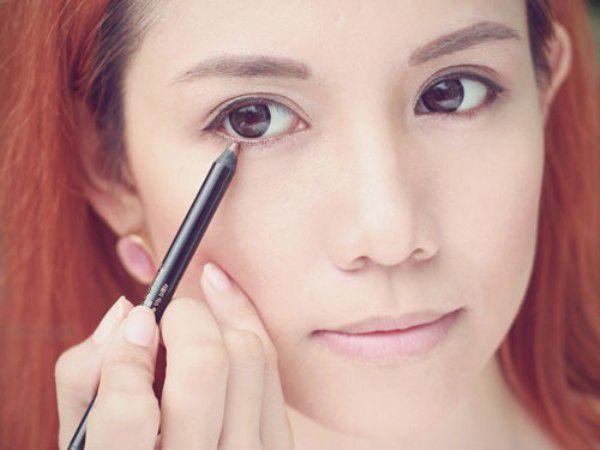 Hạn chế trang điểm mắt.