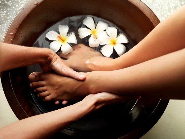 Làm mềm gót chân