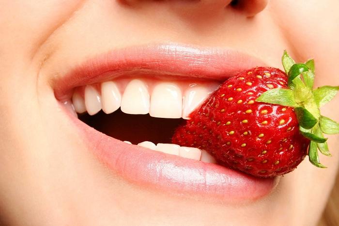 Răng cũng là một nhân tố quan trọng giúp các cô nàng có được nụ cười rạng rỡ, xinh tươi