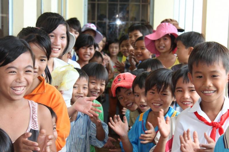Niềm hạnh phúc từ việc giúp đỡ mọi người sẽ là điều may mắn nhất trong năm mới