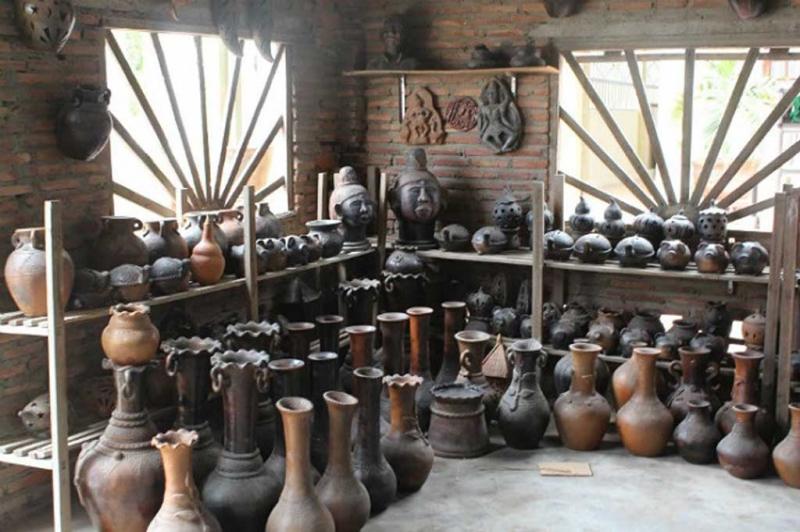 Làng gốm Chăm Bàu Trúc