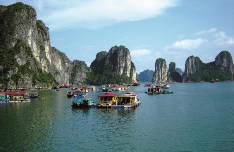 Làng chài Cửa Vạn, Hạ Long, Quảng Ninh