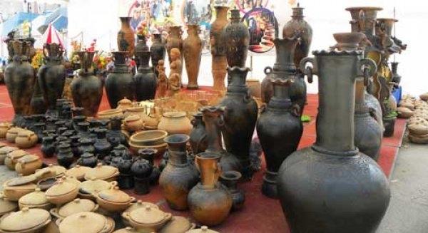 Làng gốm Gia Thủy là những sản phẩm tinh tế, kỹ thuật điêu luyện, là cả tình người lắng đọng.