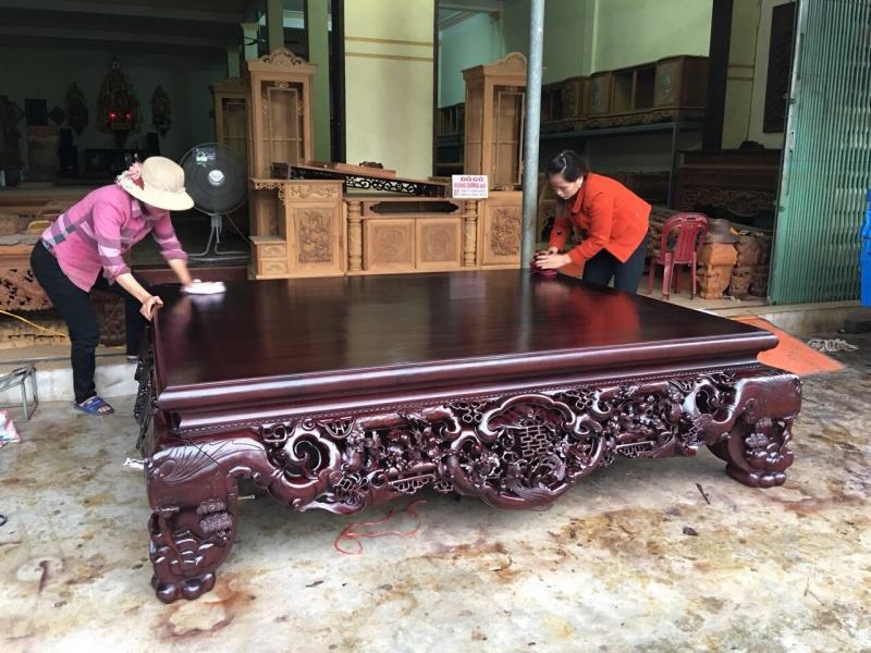 Làng nghề đồ gỗ La Xuyên