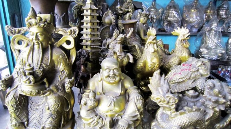 Các sản phẩm đồ đồng tại làng đúc đồng Phước Kiều