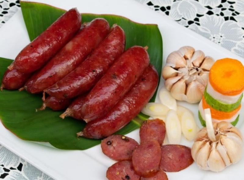 Ăn nhiều lạp xưởng không tốt cho tim mạch