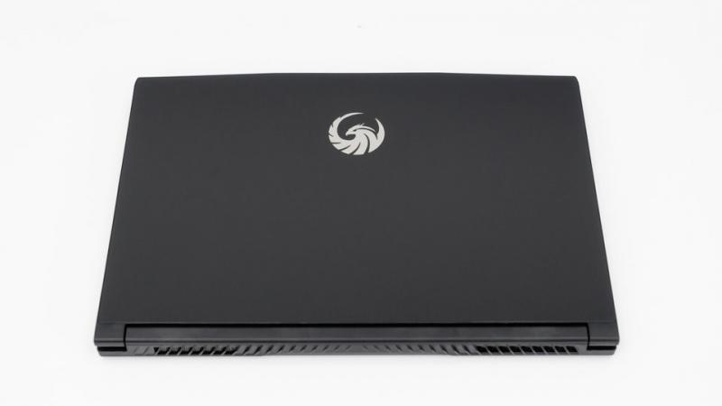 Laptop MSI Bravo 15 A4DCR-270VN R5 4600H/8GB/256GB/AMD RX5300M-3GB/Win10