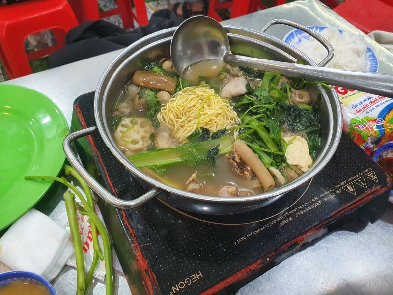 Lẩu Bò Bốn Mùa