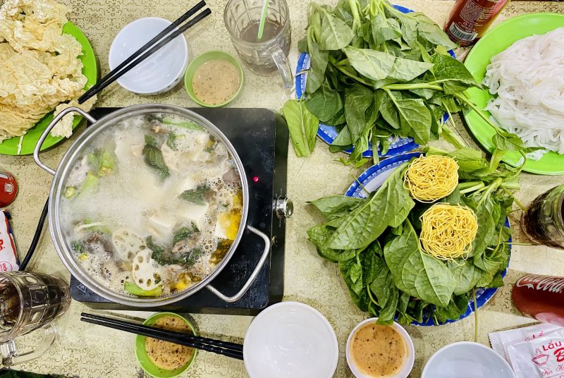 Lẩu Bò Bốn Mùa