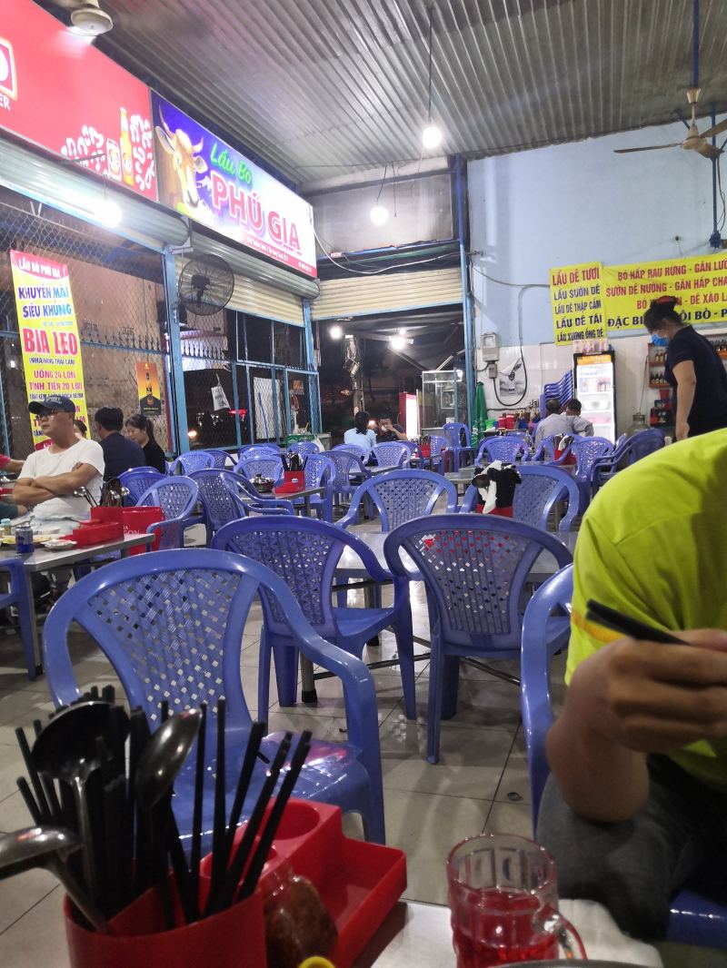 Lẩu bò Phú Gia