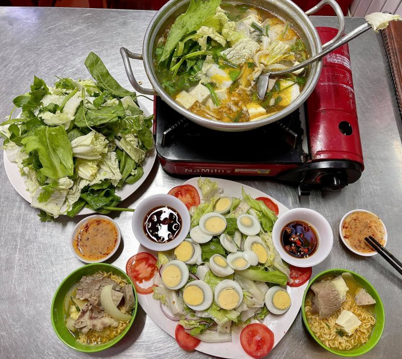 Lẩu Bò Quán Gỗ