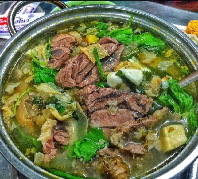 Lẩu bò Sáu Hưng