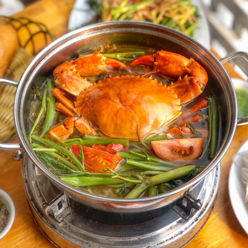 Lẩu Cua Đất Mũi Quang Trung