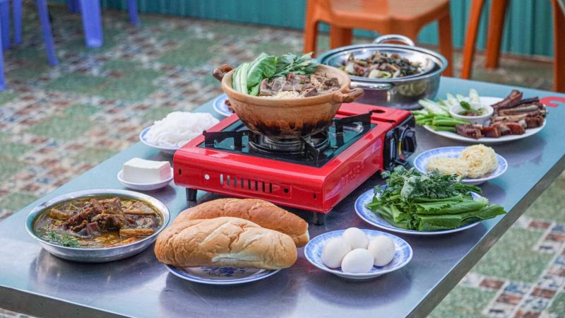 Lẩu dê Tín Ký