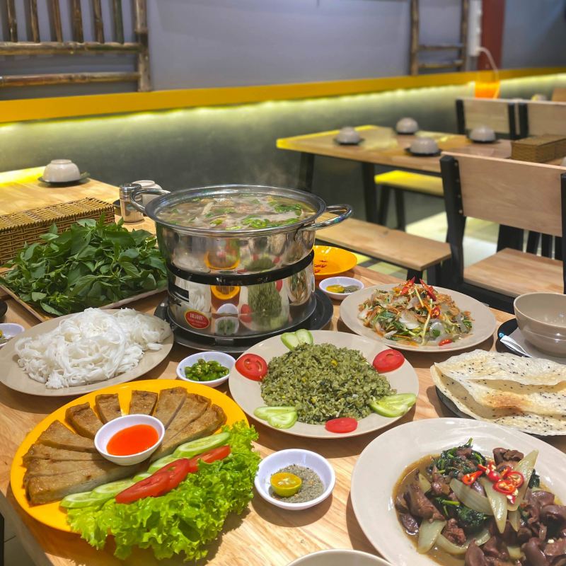 Lẩu Gà Lá É Chính Gốc - Vạn Quán