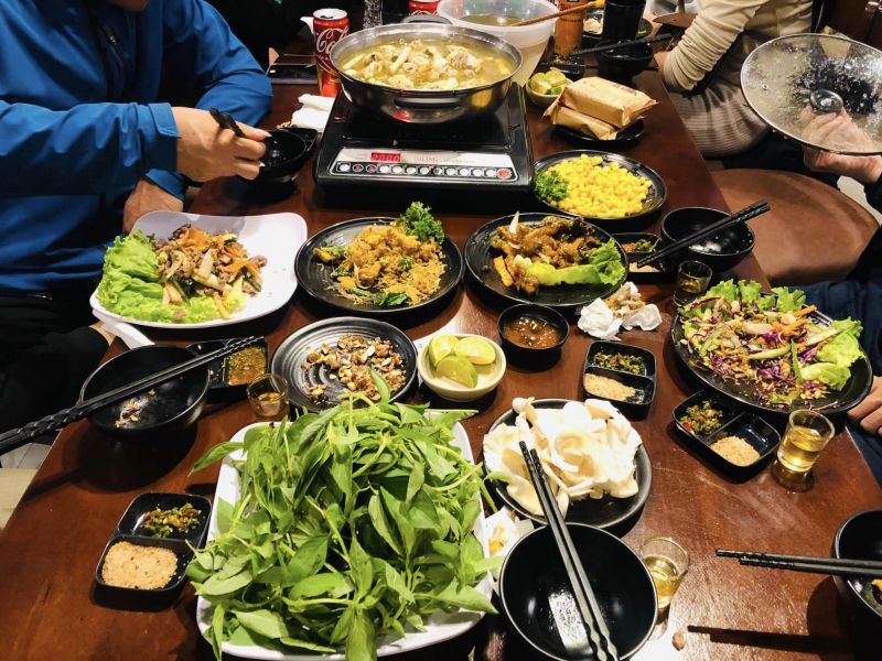 Lẩu gà lá é Hà Nội