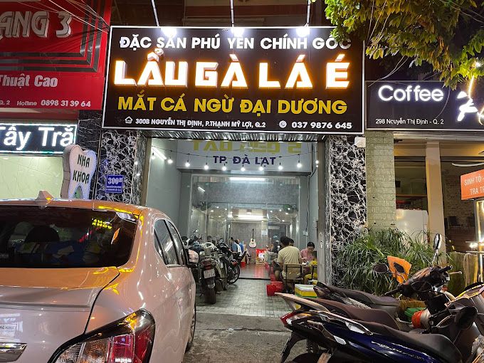 Lẩu Gà Lá É - Mắt Cá Ngừ
