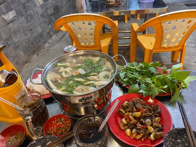 Lẩu Gà Lá É Phú Yên