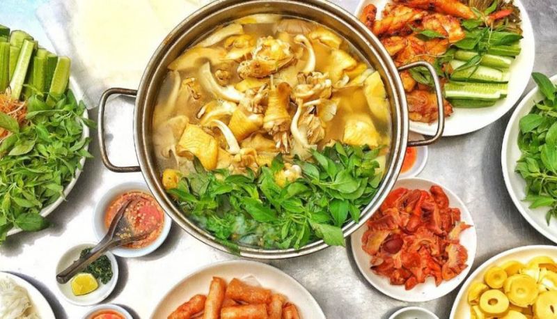 Gia vị kết hợp cùng tiêu và ớt xanh vừa thơm vừa đậm đà, chấm gà rất hợp