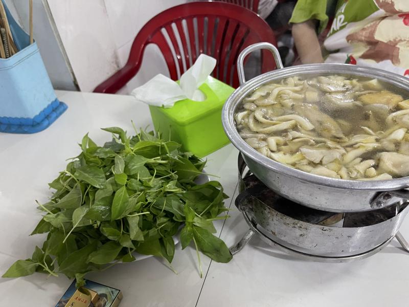 Lẩu Gà Lá É Tao Ngộ Phú Yên