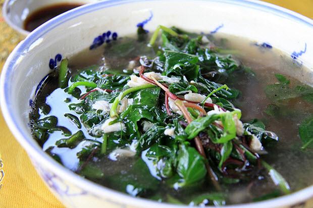 Lẩu lá rừng