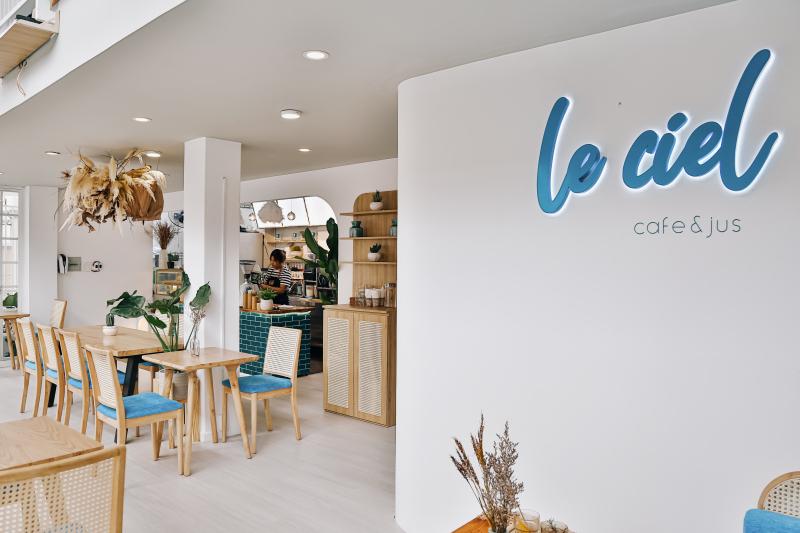 Le Ciel Cafe