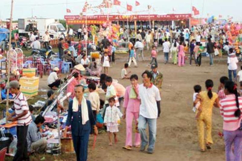 Lễ hội cúng Phước Biển thu hút hàng ngàn người đến dự.