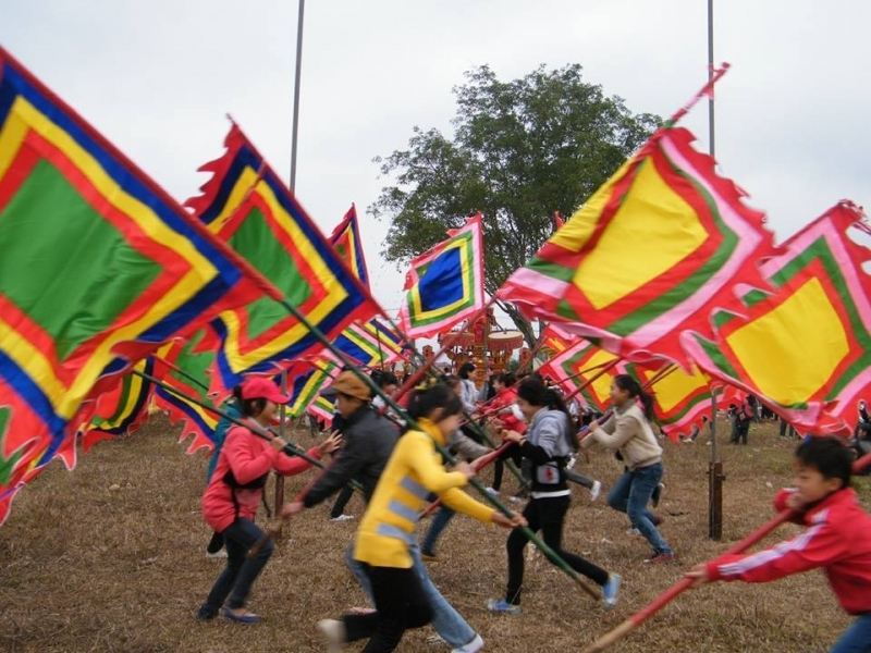Lễ hội giúp ôn lại quá khứ hào hùng của dân tộc, giúp thế hệ trẻ hiểu hơn và công cuộc xây dựng, bảo vệ đất nước của ông cha ta.