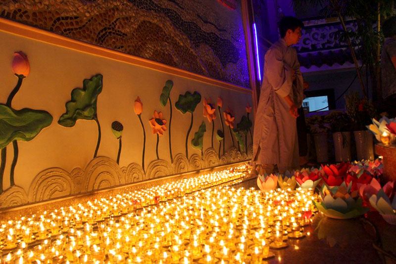 Lễ hội nến sáp Ubon (Tháng 07)