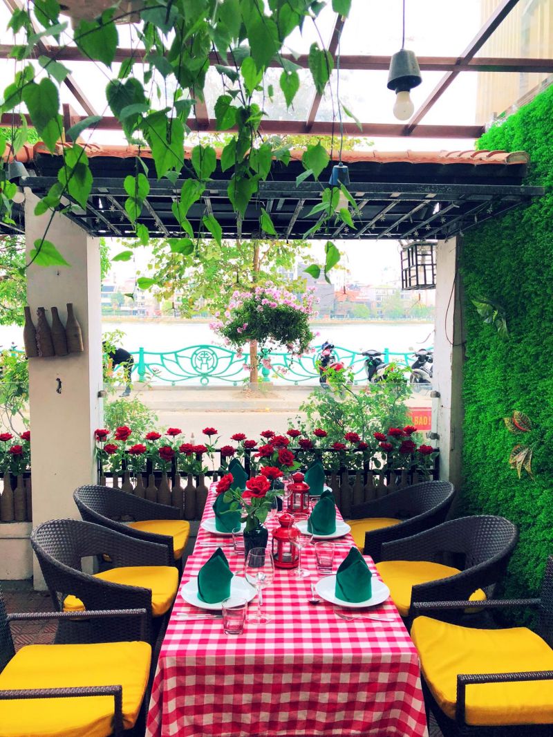 Le Jardin Bistro