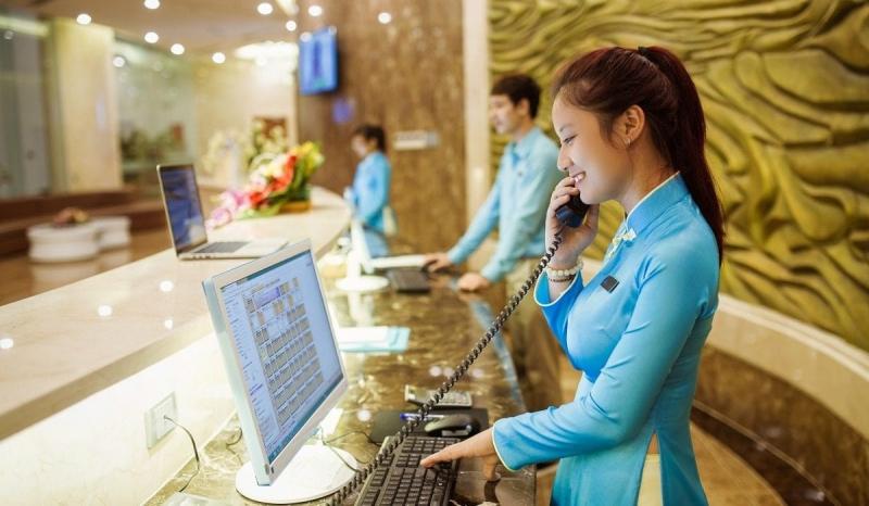 Lễ tân khách sạn