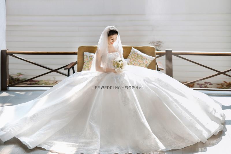 LEE WEDDING
