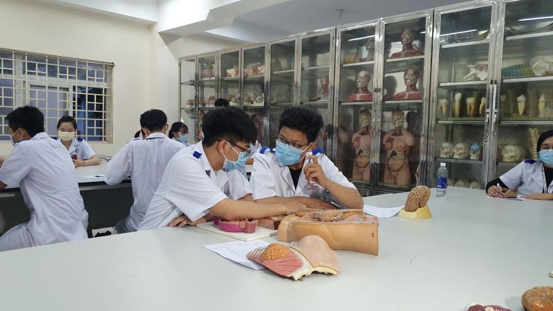 Liên hệ với thực tế