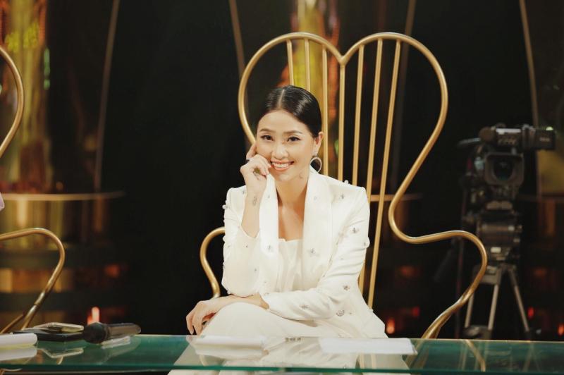 MC Liêu Hà Trinh