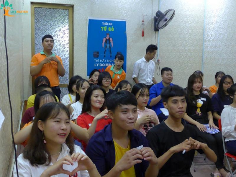 Một lớp học tại trung tâm Tiếng Anh Lifemaster
