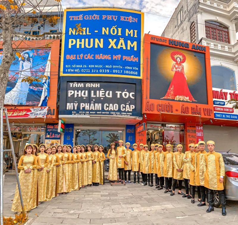 Tiệm áo dài cưới Linh Hoàng