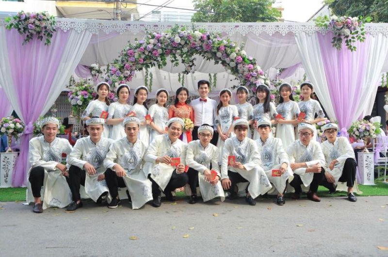 Tiệm áo dài cưới Linh Hoàng