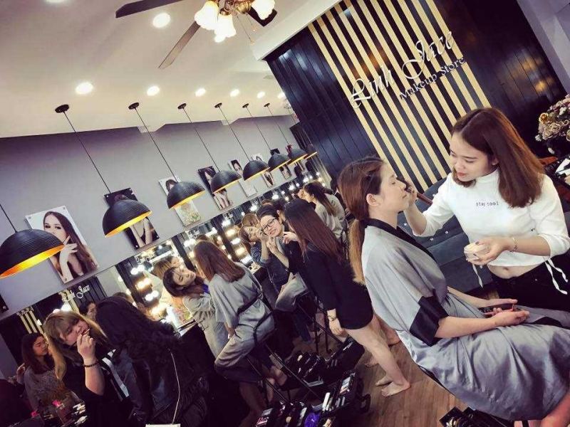 Linh Jace Make Up Store