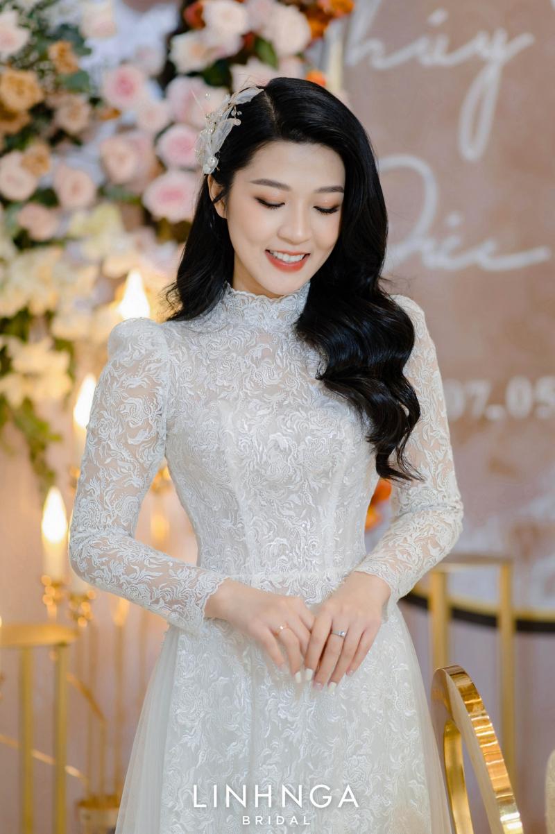 Đội ngũ thiết kế luôn đảm bảo áo dài cưới của Linh Nga Bridal không bị đụng hàng