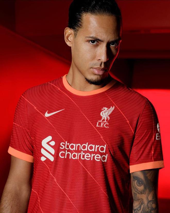 Áo đấu sân nhà của Liverpool