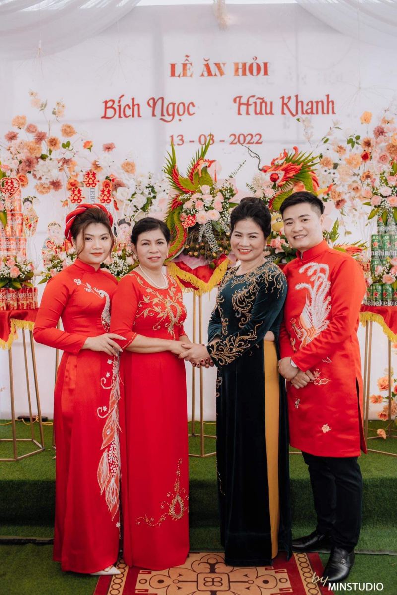 Loan An Áo dài