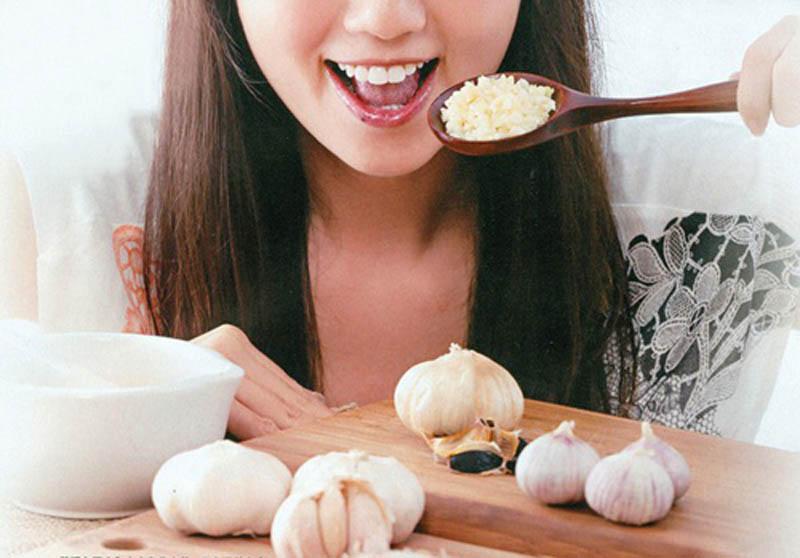 Ăn tỏi khi đói gây loét dạ dày