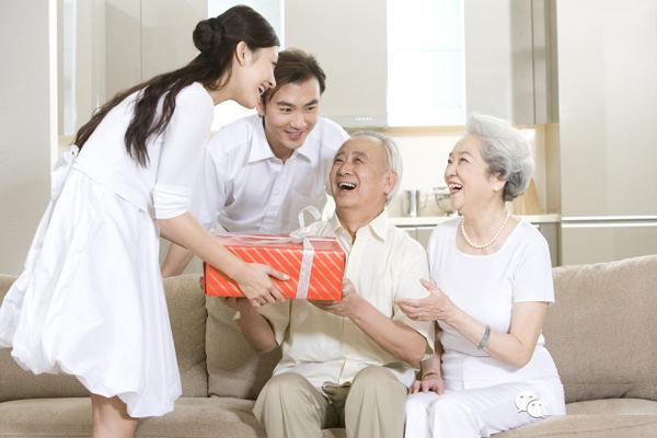 Đưa cô ấy về ra mắt gia đình