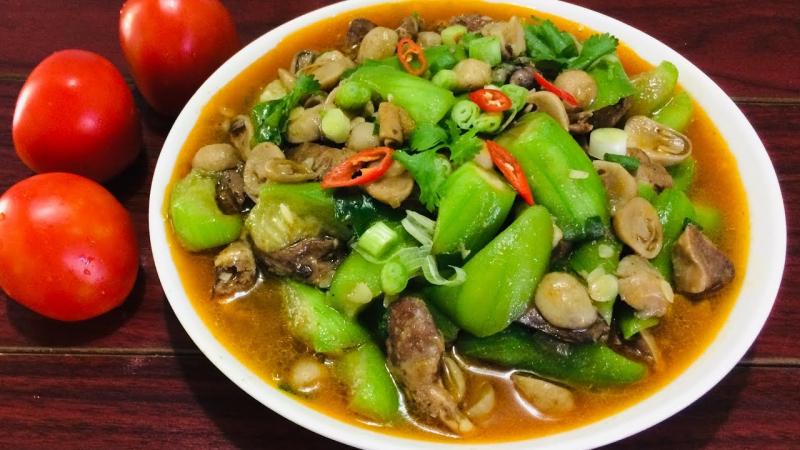Lòng gà xào mướp