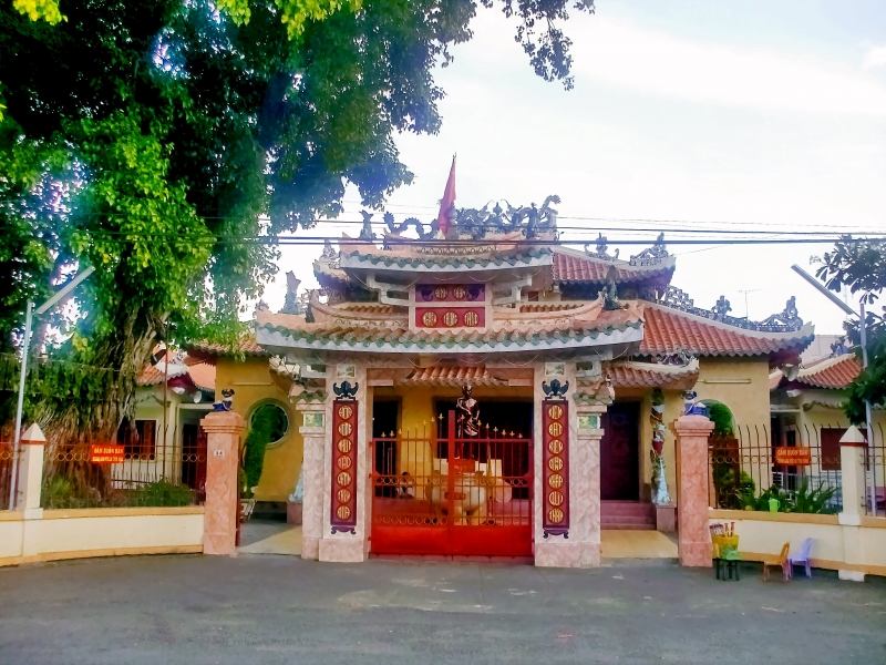 lối vào khu đình