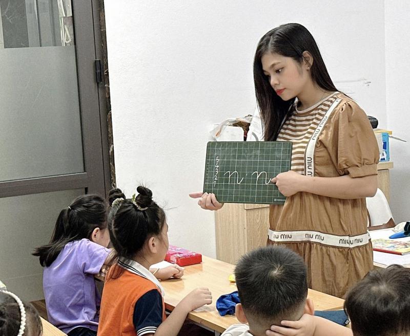 Lớp Tiền Tiểu Học Cô Hằng