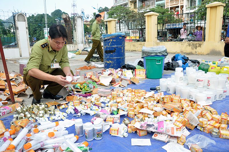 Mỹ phẩm giả trôi nổi trên thị trường