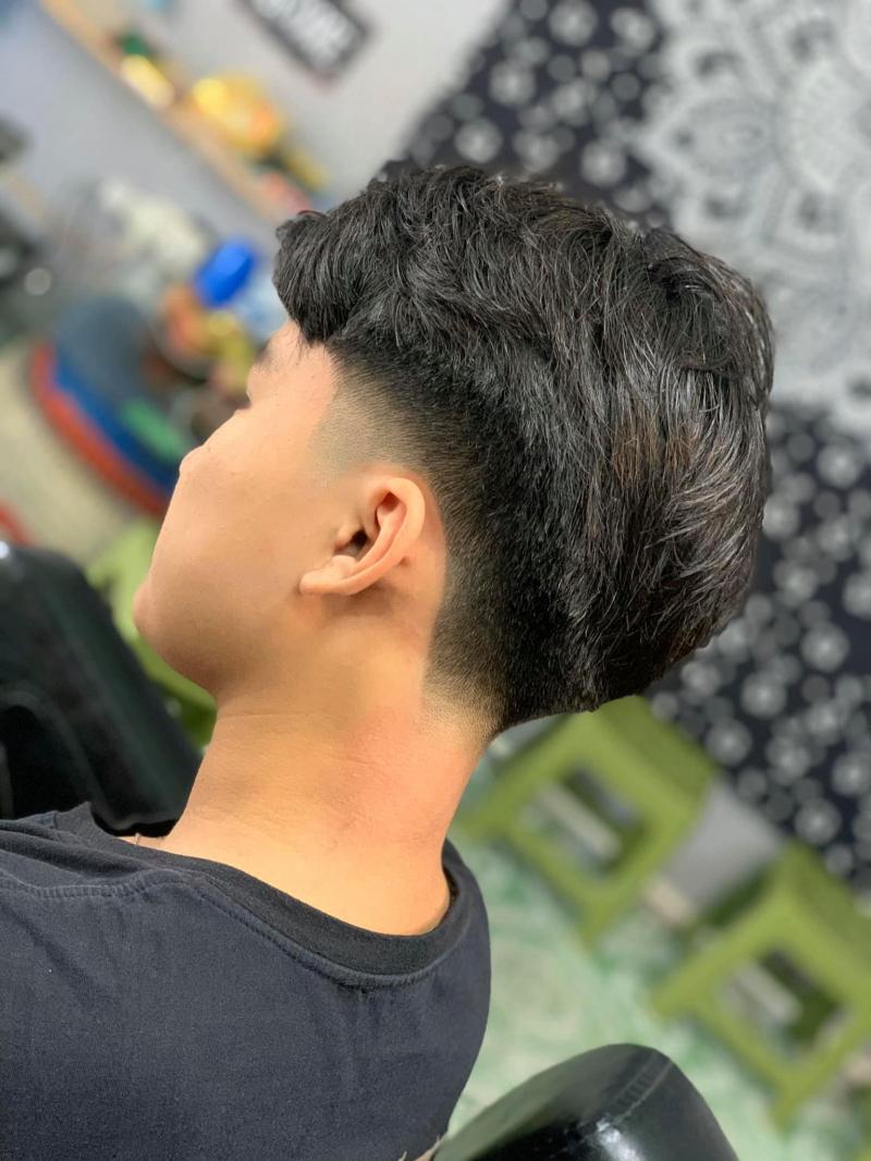 LUCKY barber shop