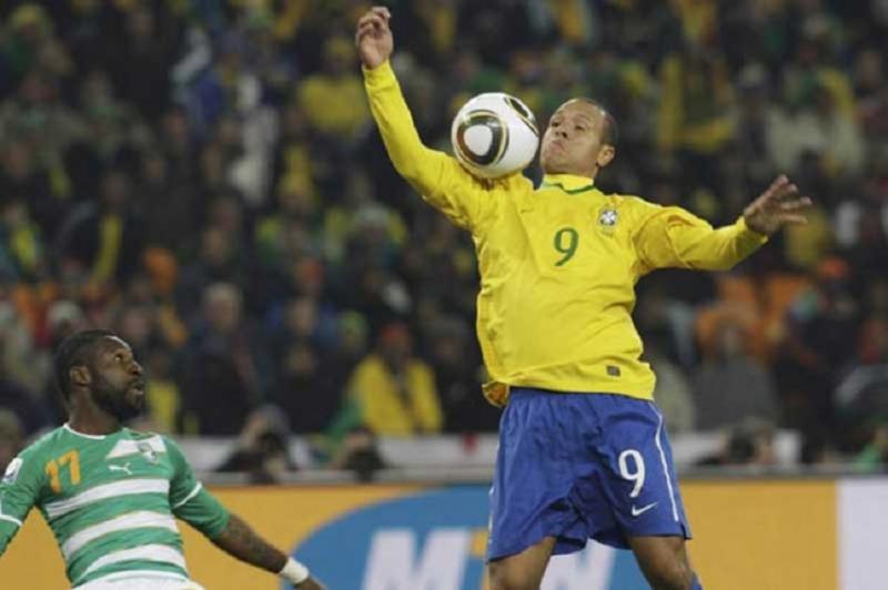 Luis Fabiano trong trận gặp Bờ Biển Ngà