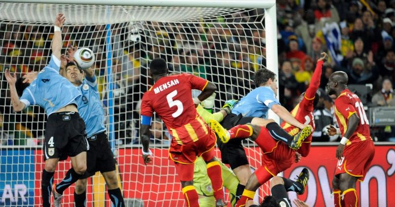 Luis Suarez trong trận gặp Ghana